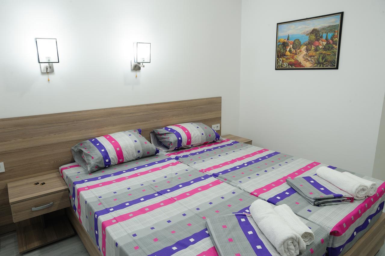 Atina Lux Hostel Лесковац Экстерьер фото