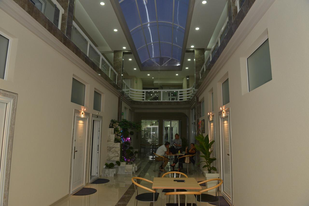 Atina Lux Hostel Лесковац Экстерьер фото